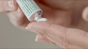 Tretinoin: Giải pháp trị sẹo rỗ và hướng dẫn sử dụng